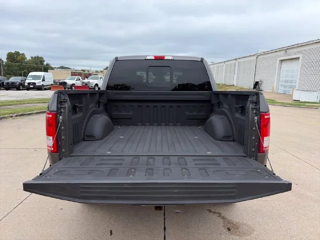 Used 2017 Gray Ford XLT image 33
