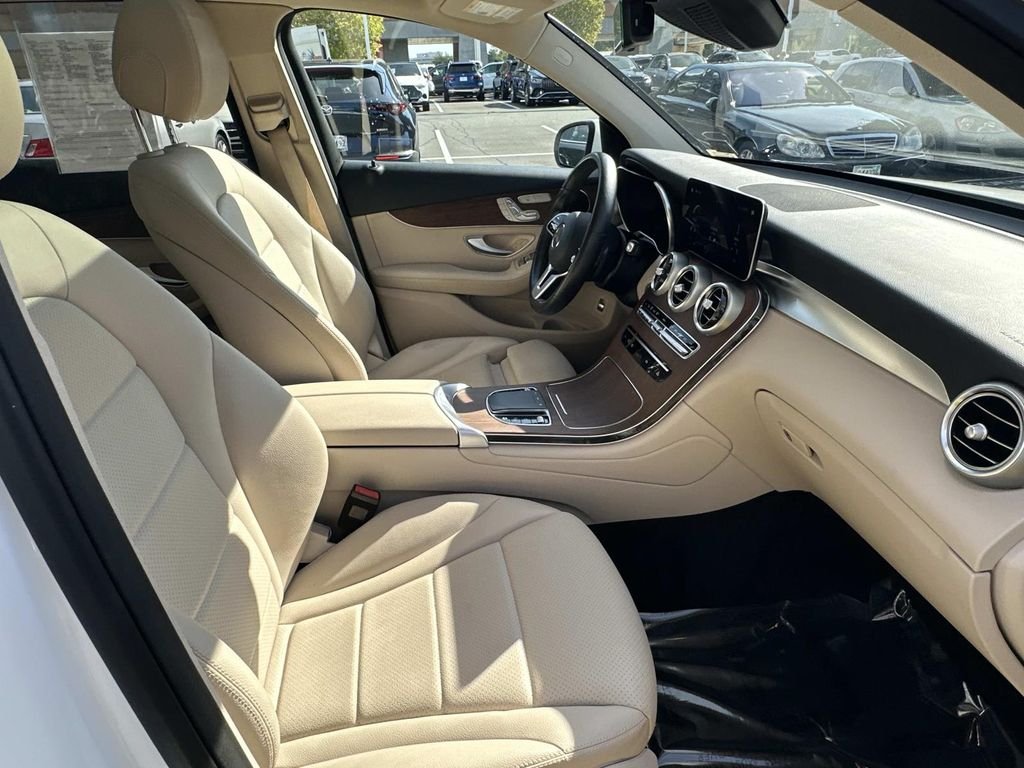 Certified Used 2022 Polar White Mercedes-Benz GLC 300 image 11