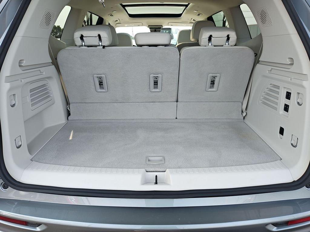 Used 2025 Gray Buick Avenir image 9