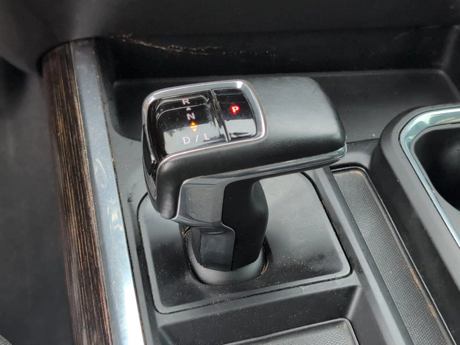 Used 2023 Summit White GMC Elevation image 24