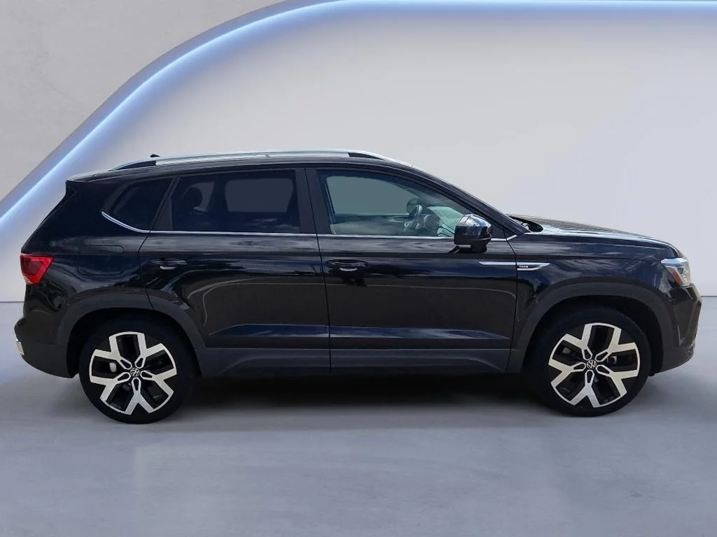 Used 2023 Deep Black Pearl Volkswagen SEL image 6