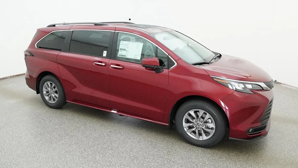 New 2026 Ruby Flare Pearl Toyota XLE image 12