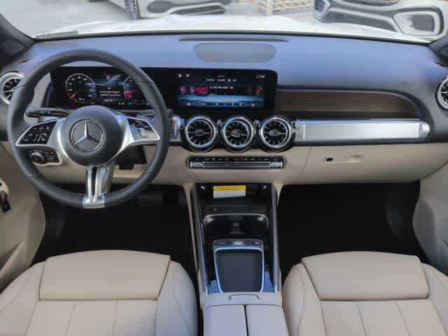 New 2026 Polar White Mercedes-Benz GLB 250 image 16