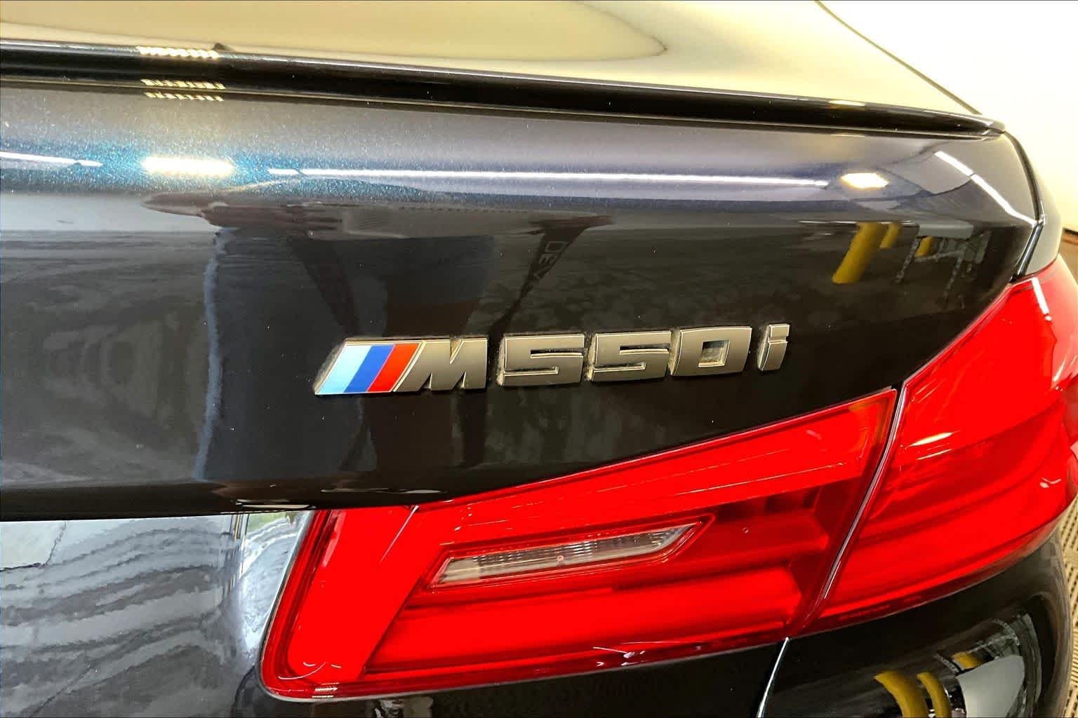 Used 2019 Carbon Black Metallic BMW M550i xDrive image 10