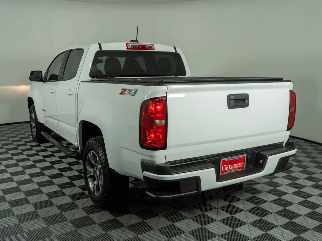 Used 2015 White Chevrolet Z71 image 4