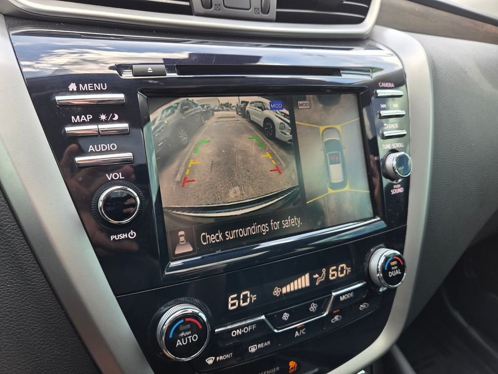 Used 2022 Black Nissan Platinum image 34