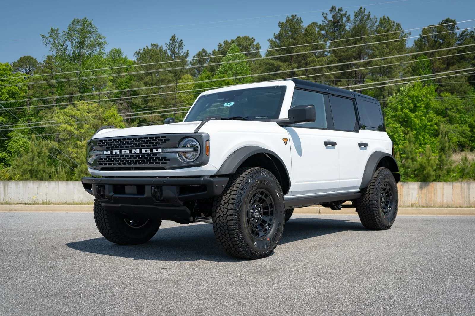 New 2026 Oxford White Ford Badlands® image 7