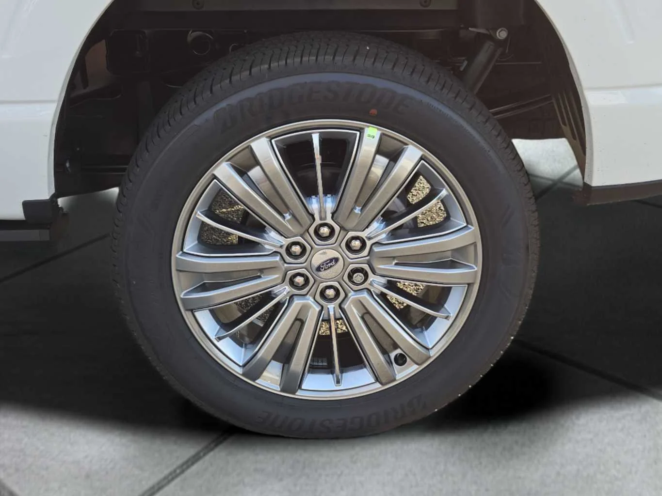 New 2026 Star White Metallic Tri-Coat Ford Platinum® image 12
