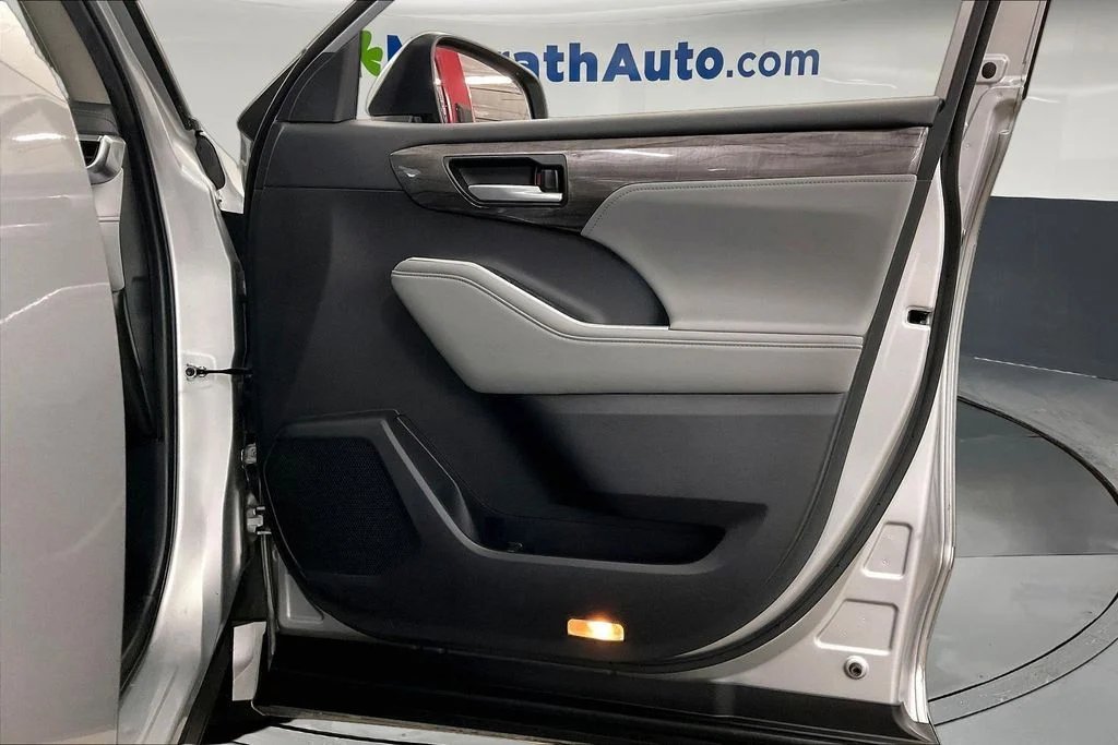 Certified Used 2023 Silver Toyota Platinum image 28