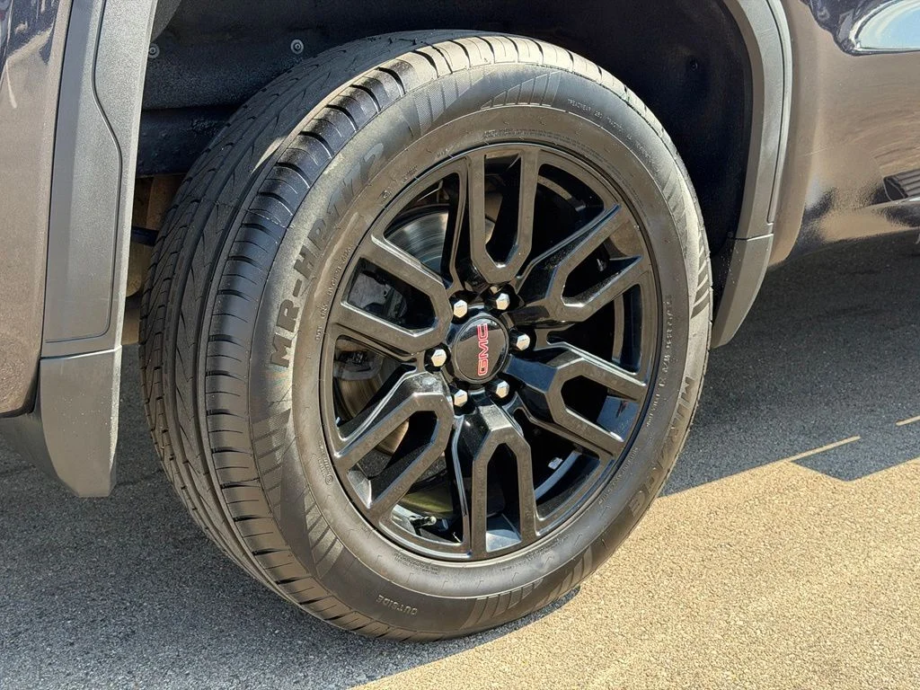 Used 2022 Gray GMC Elevation image 23