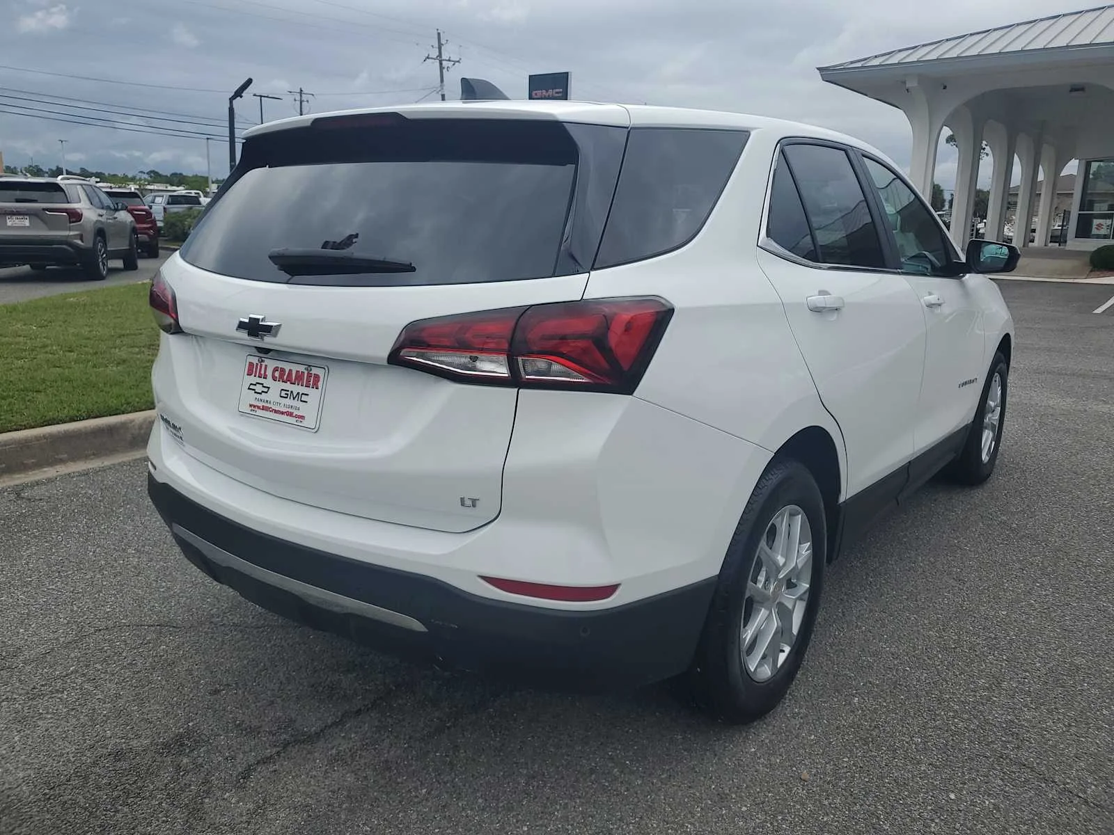 Used 2024 Summit White Chevrolet LT image 6