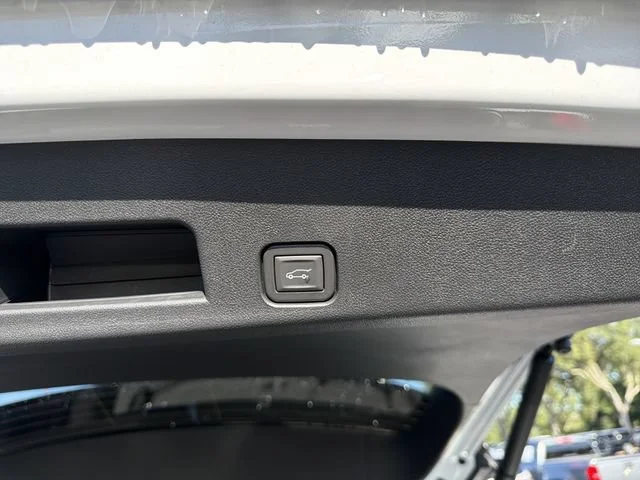 New 2026 Summit White GMC Elevation image 12