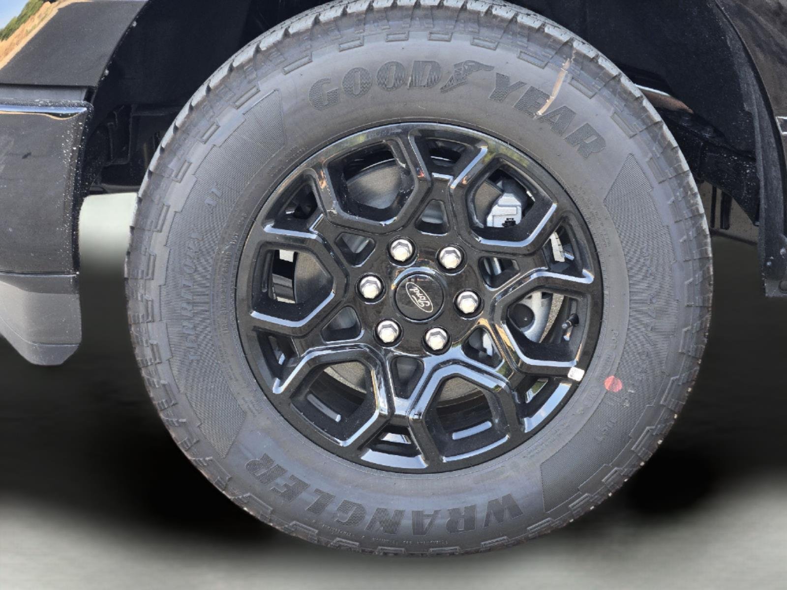 New 2026 Agate Black Metallic Ford XLT image 7