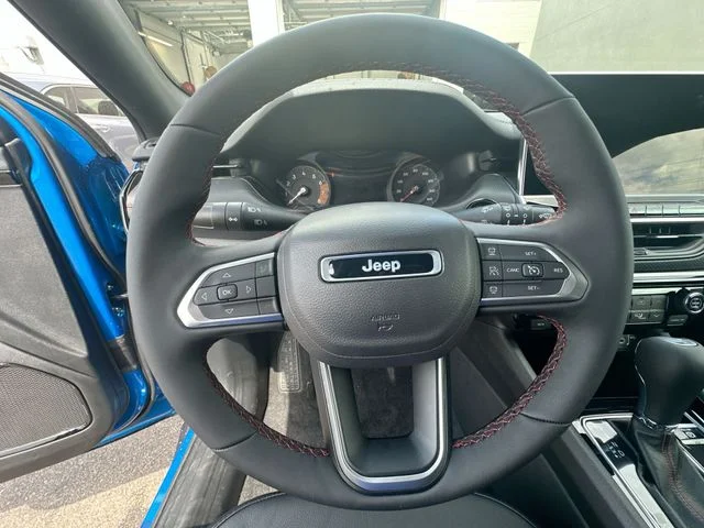 New 2026 Hydro Blue Pearl-Coat Exterior Paint Jeep Trailhawk image 16