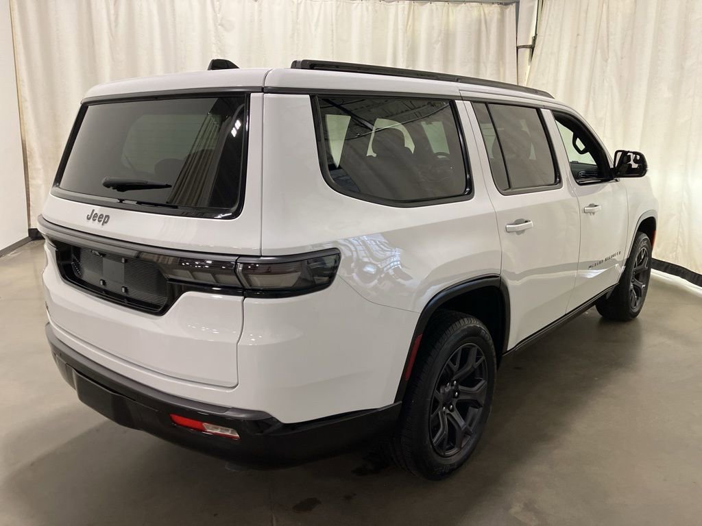 New 2026 Bright White Clear-Coat Exterior Paint Jeep Limited Altitude image 25