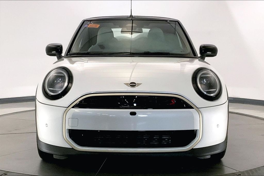 Used 2026 Nanuq White Metallic MINI Iconic image 2