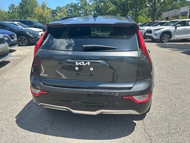 Used 2024 Gray Kia Wind image 4