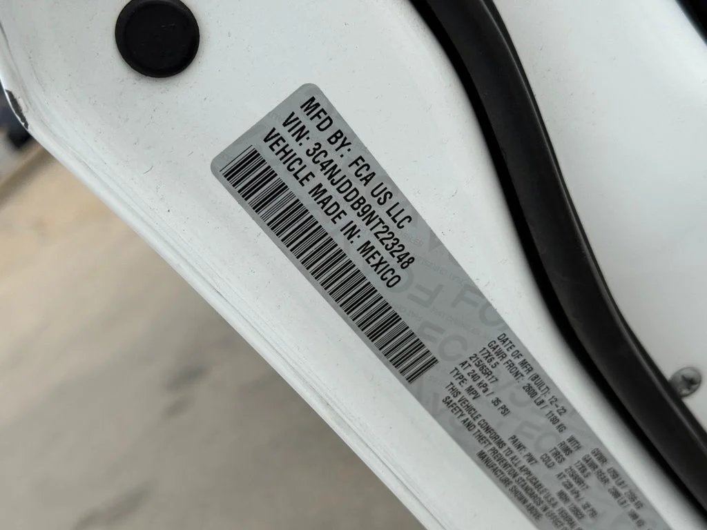 Used 2022 White Jeep Trailhawk image 10
