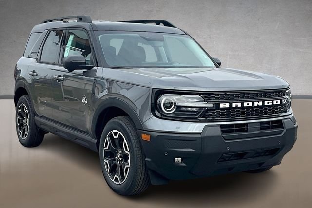 New 2025 Carbonized Gray Metallic Ford Outer Banks image 2