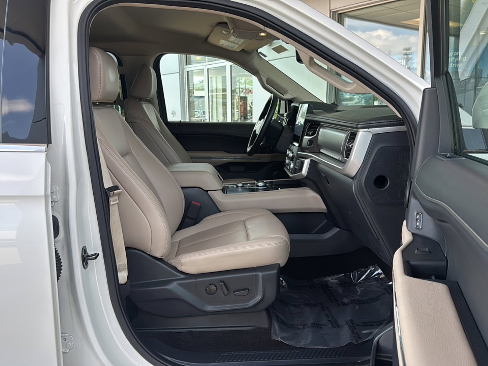 Used 2022 Star White Metallic Tri Coat Ford XLT image 14