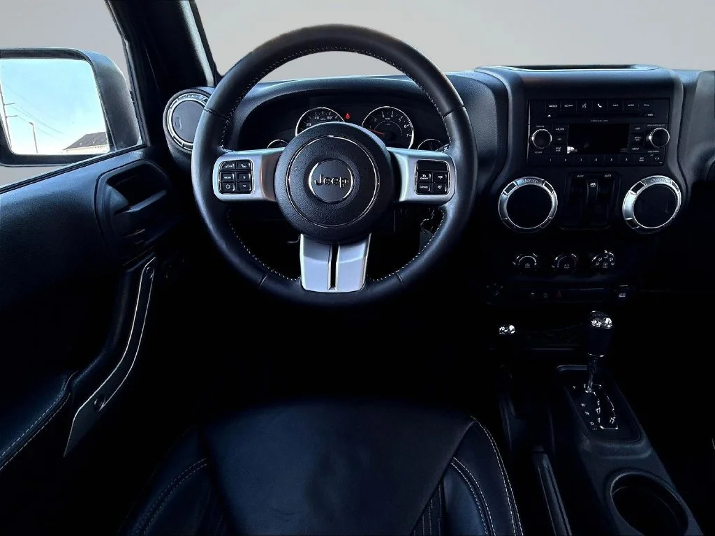 Used 2013 True Blue Pearlcoat Jeep Sport image 14