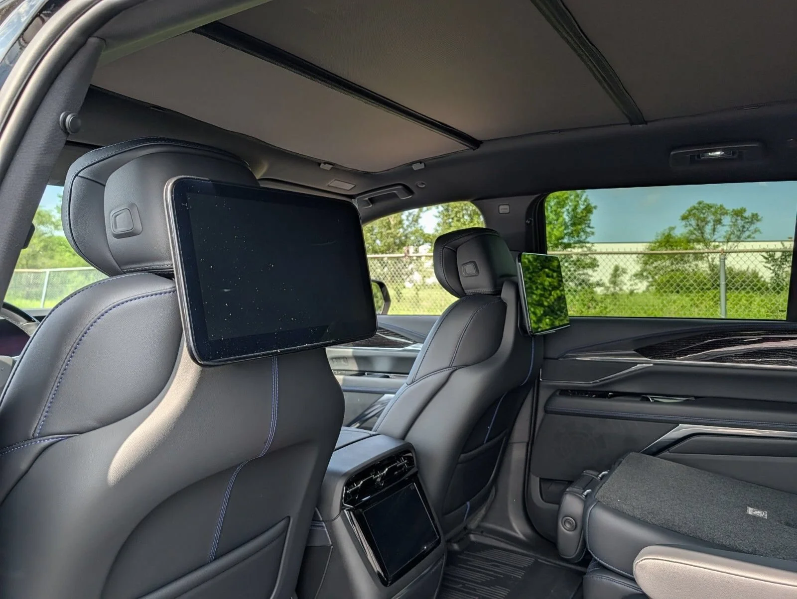 2026 Cadillac Escalade IQ Sport - Photo 17