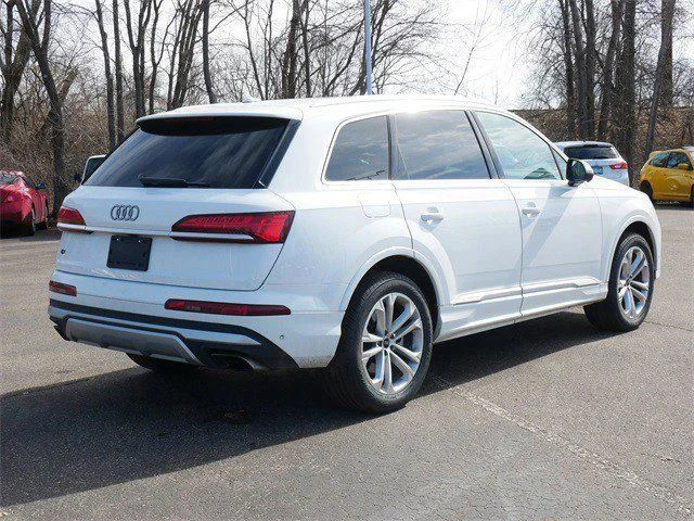 Used 2025  Audi 55 Premium Plus image 7