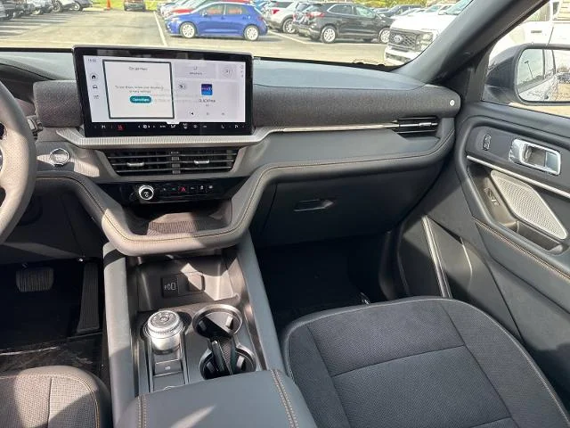 New 2026 Space White Metallic Ford Tremor® image 54