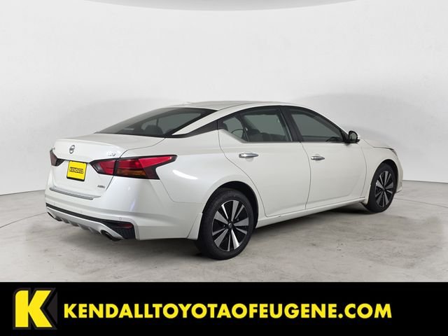 Used 2022 White Nissan 2.5 SV image 5