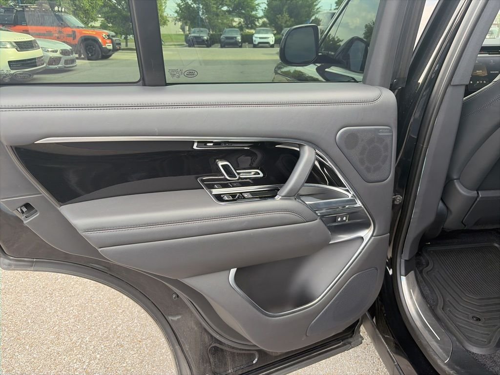 Used 2023 Santorini Black Metallic Land Rover SE image 18