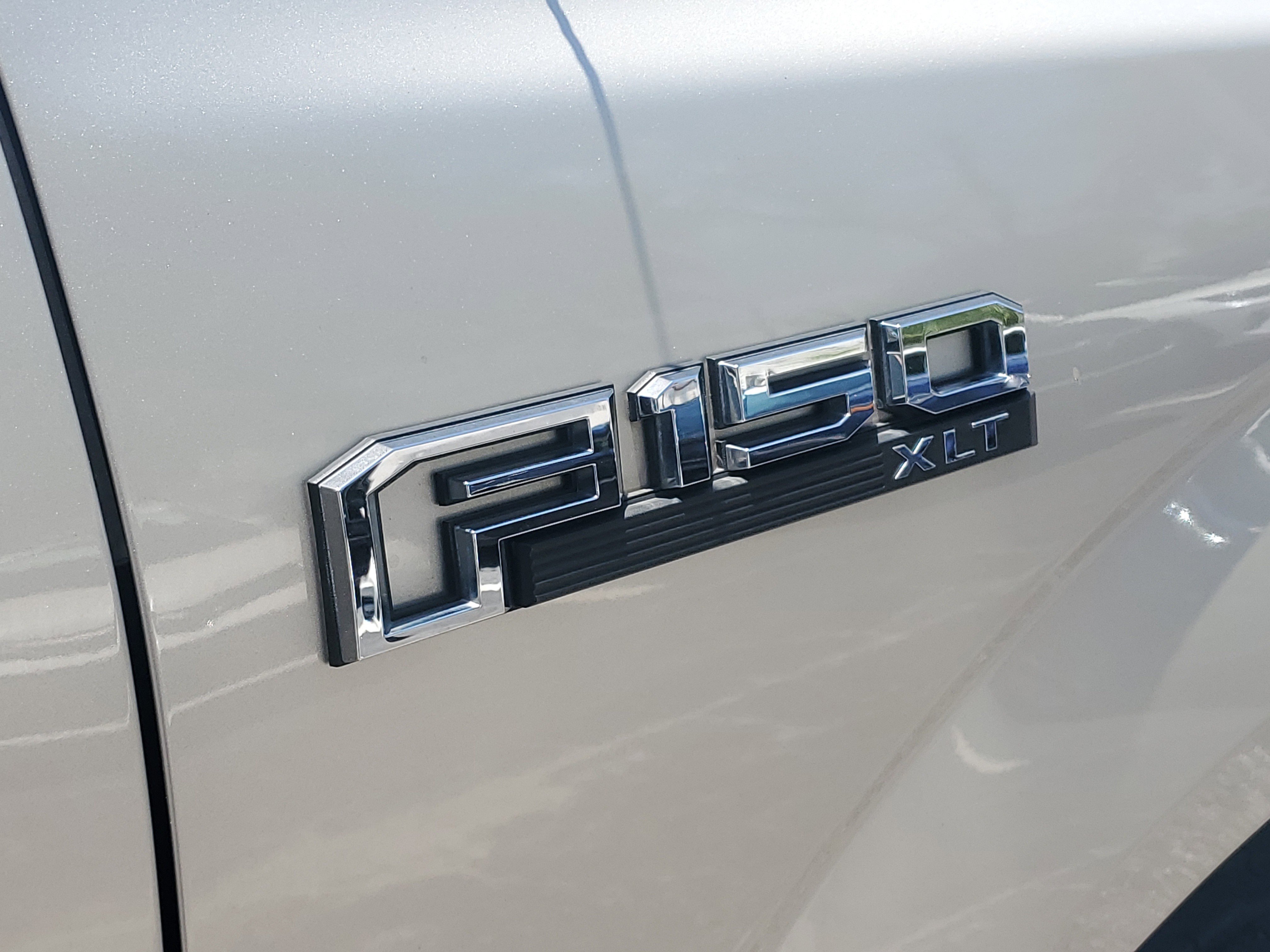 Used 2018 White Gold Ford XLT image 7