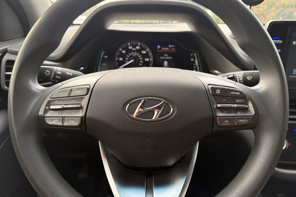 Used 2020 Ceramic White Hyundai Blue image 28