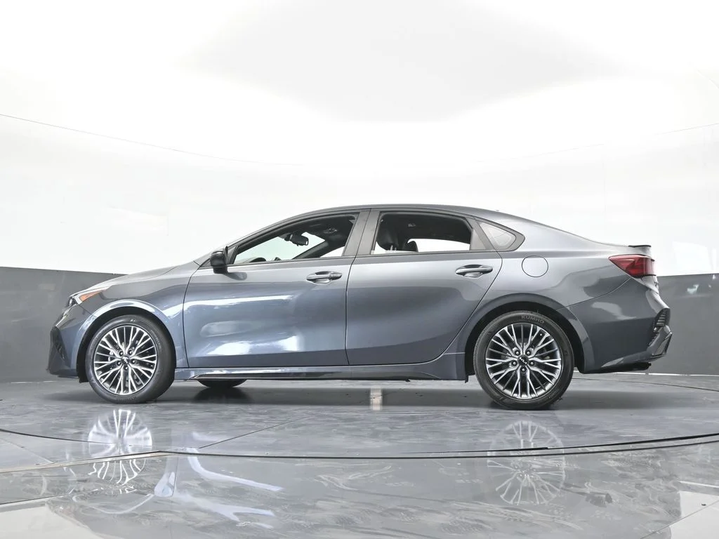 Used 2024 Gravity Gray Kia GT-Line image 58