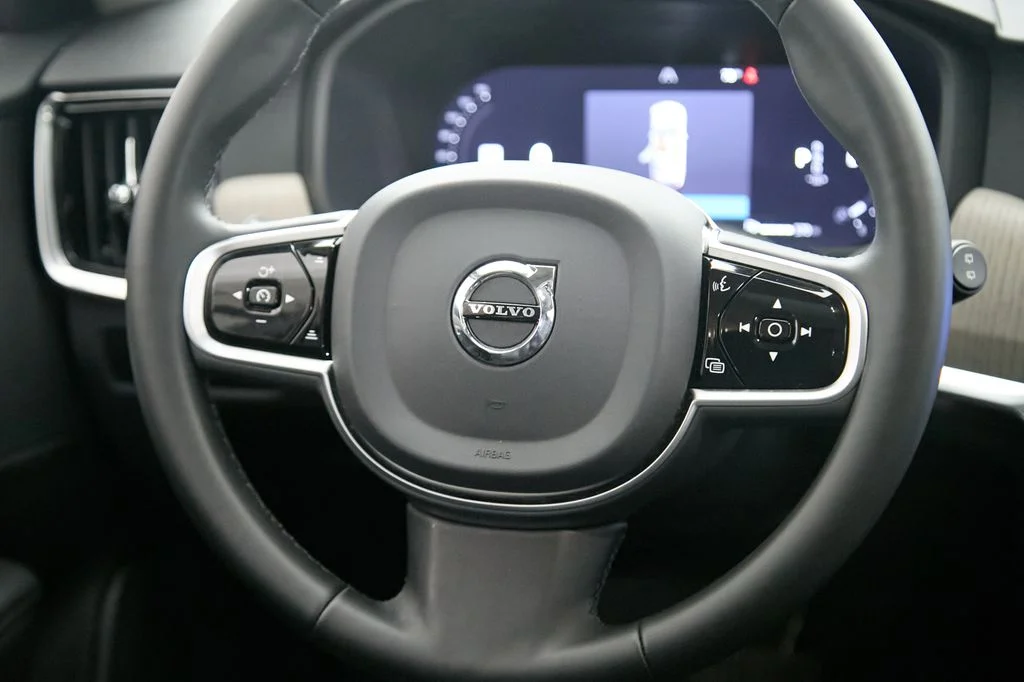 Certified Used 2025 Crystal White Volvo Plus image 26