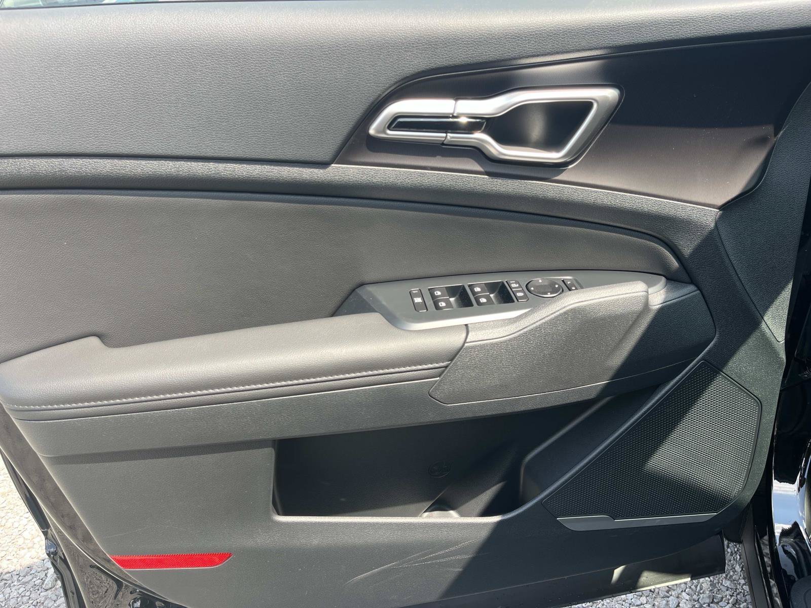 New 2027 Ebony Black Kia EX image 22
