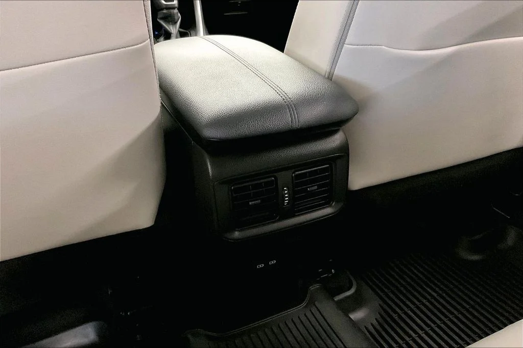 Used 2022 Blue Toyota XLE Premium image 37