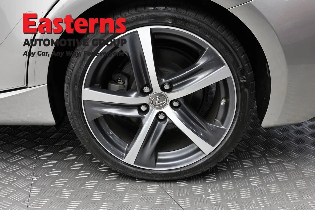 Used 2019 Silver Lexus 300 image 8