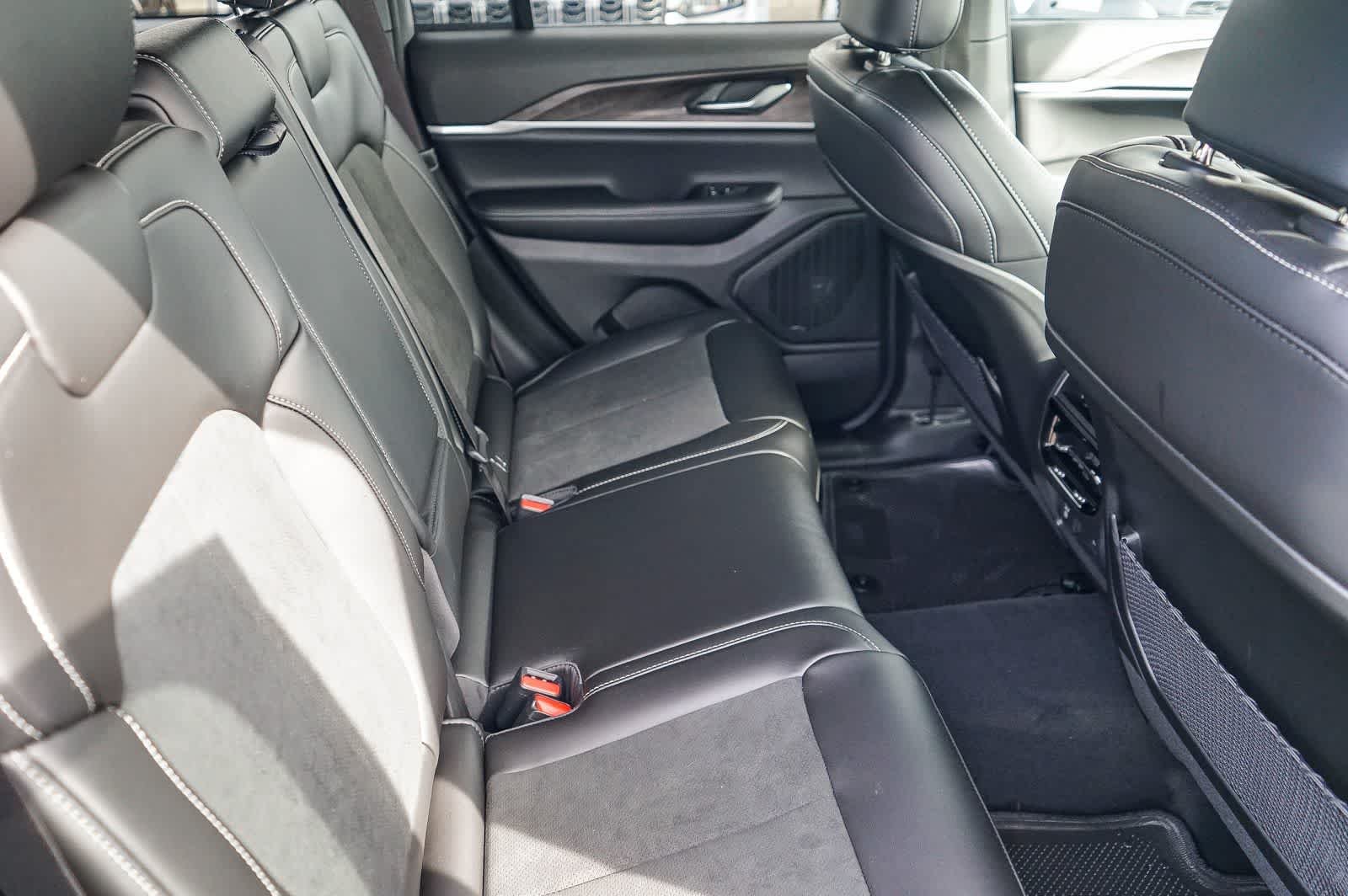 New 2026 Bright White Clearcoat Jeep Laredo Altitude image 18