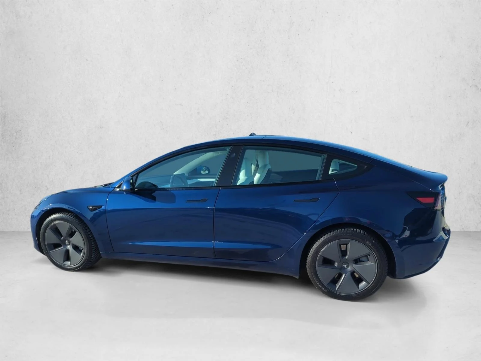 Used 2022 Blue Tesla Long Range image 6
