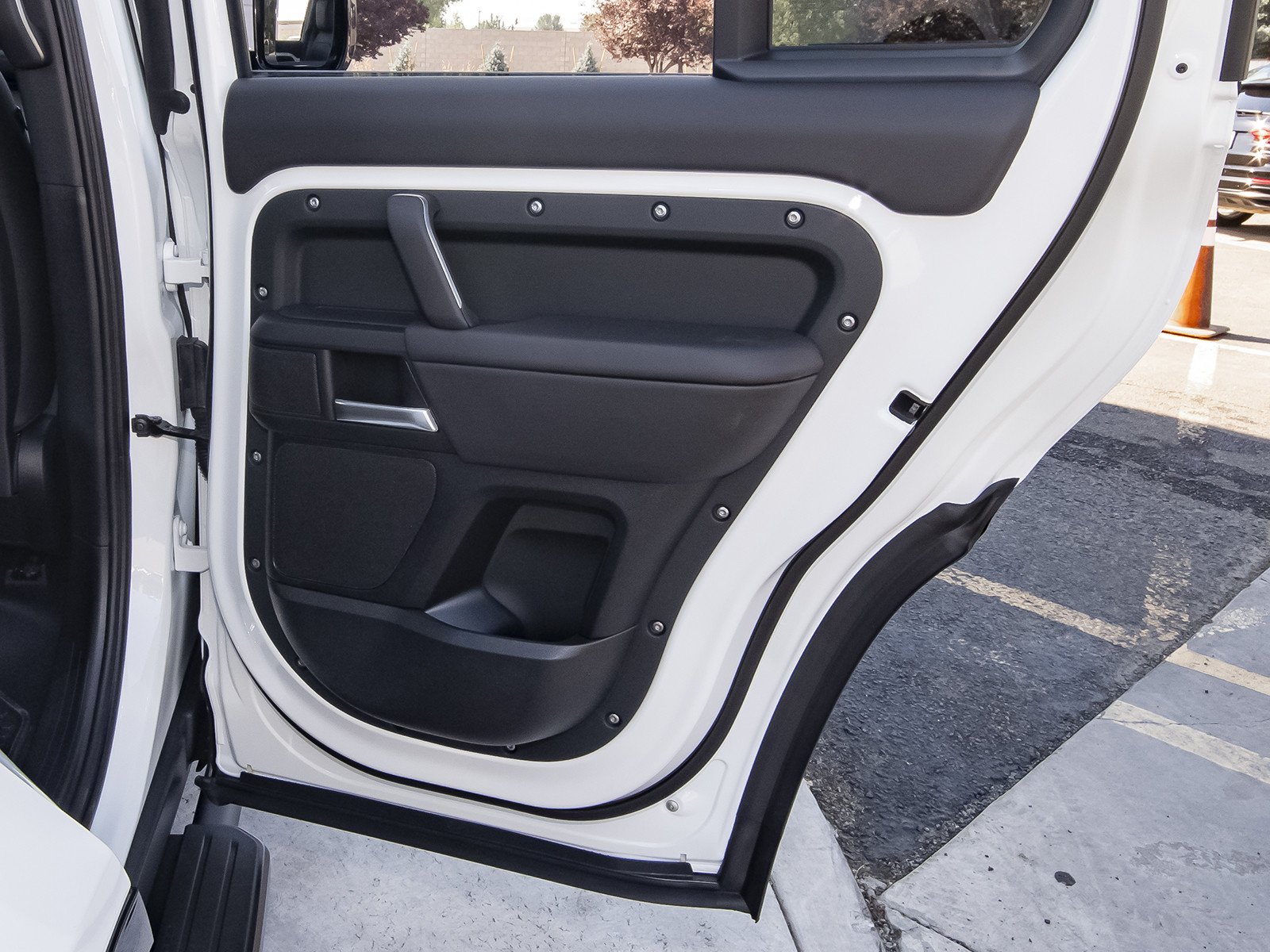 New 2026 Fuji White Land Rover X-Dynamic SE image 49