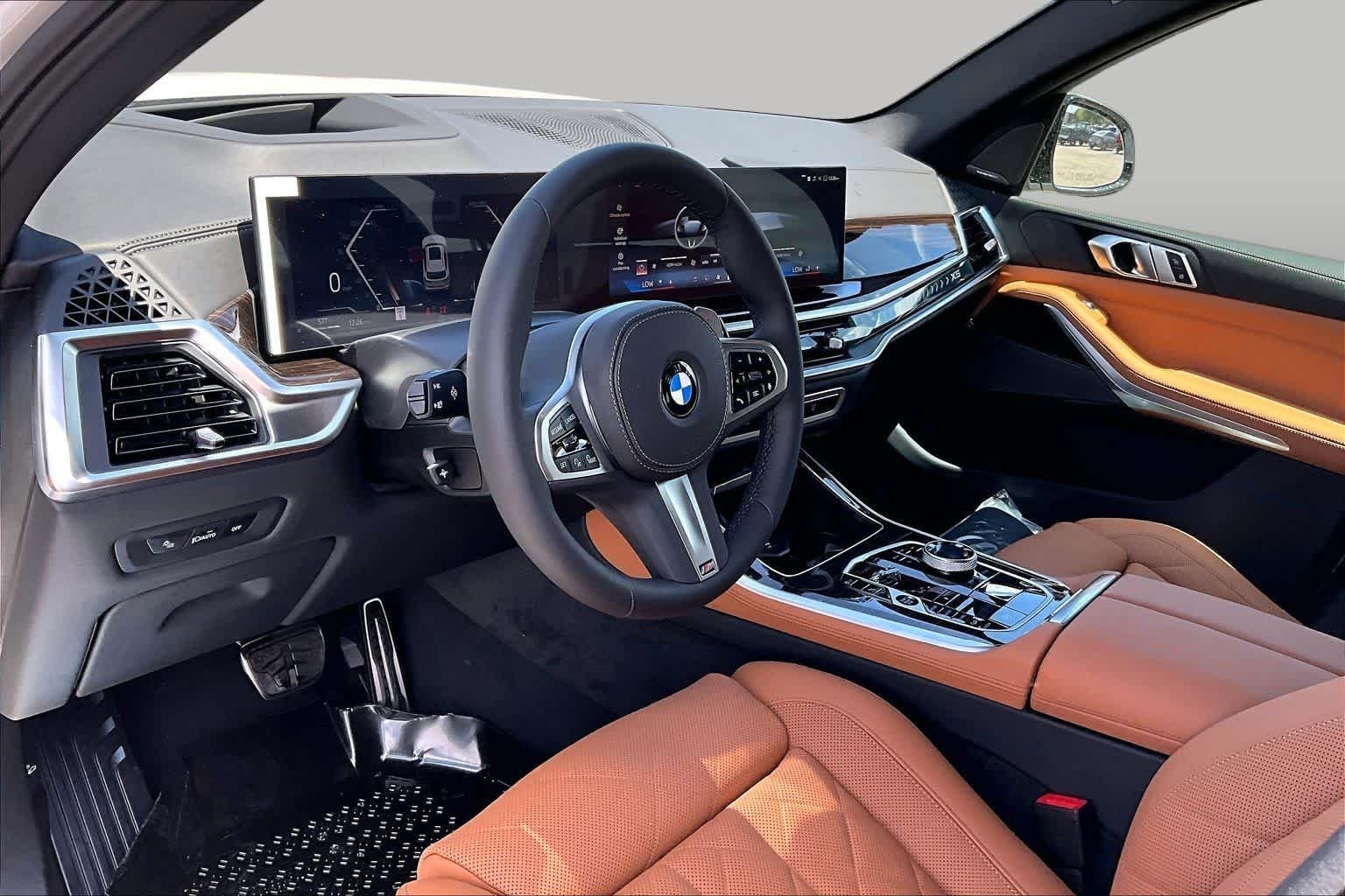 New 2026 Mineral White Metallic BMW xDrive40i image 8