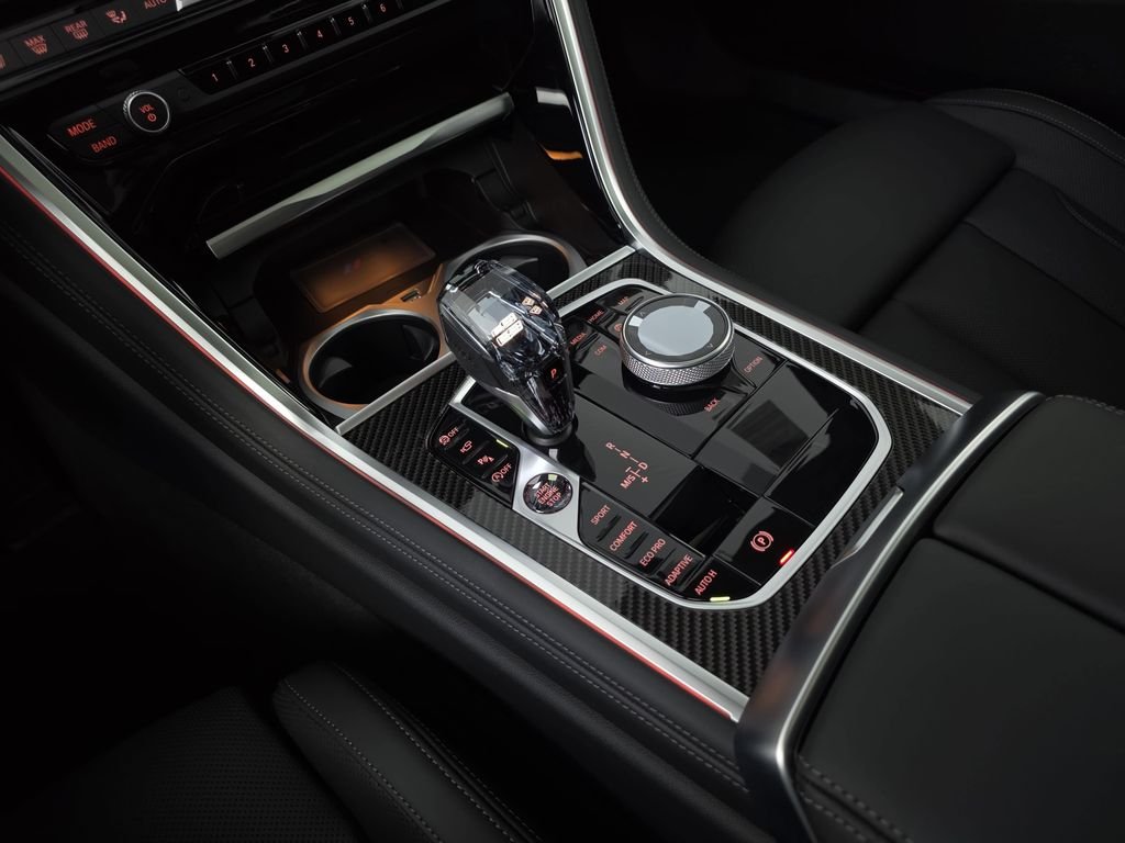2026 BMW 8 Series M850i - Photo 25