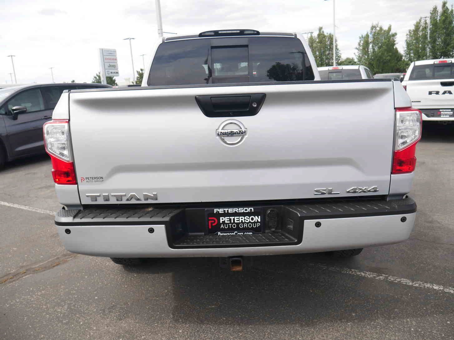 Used 2017 Silver Nissan SL image 24