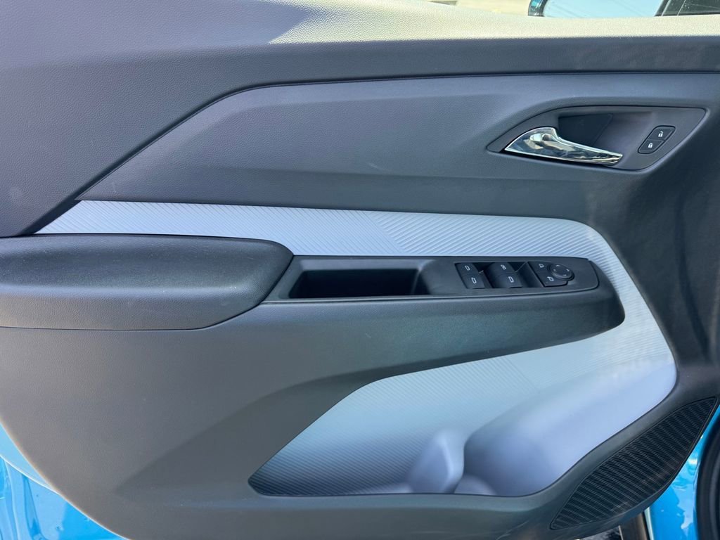 2027 Chevrolet Bolt RS - Photo 15