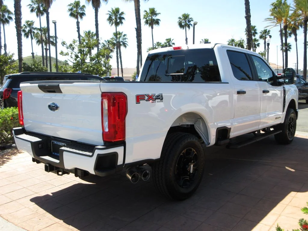 New 2026 Oxford White Ford XL image 4