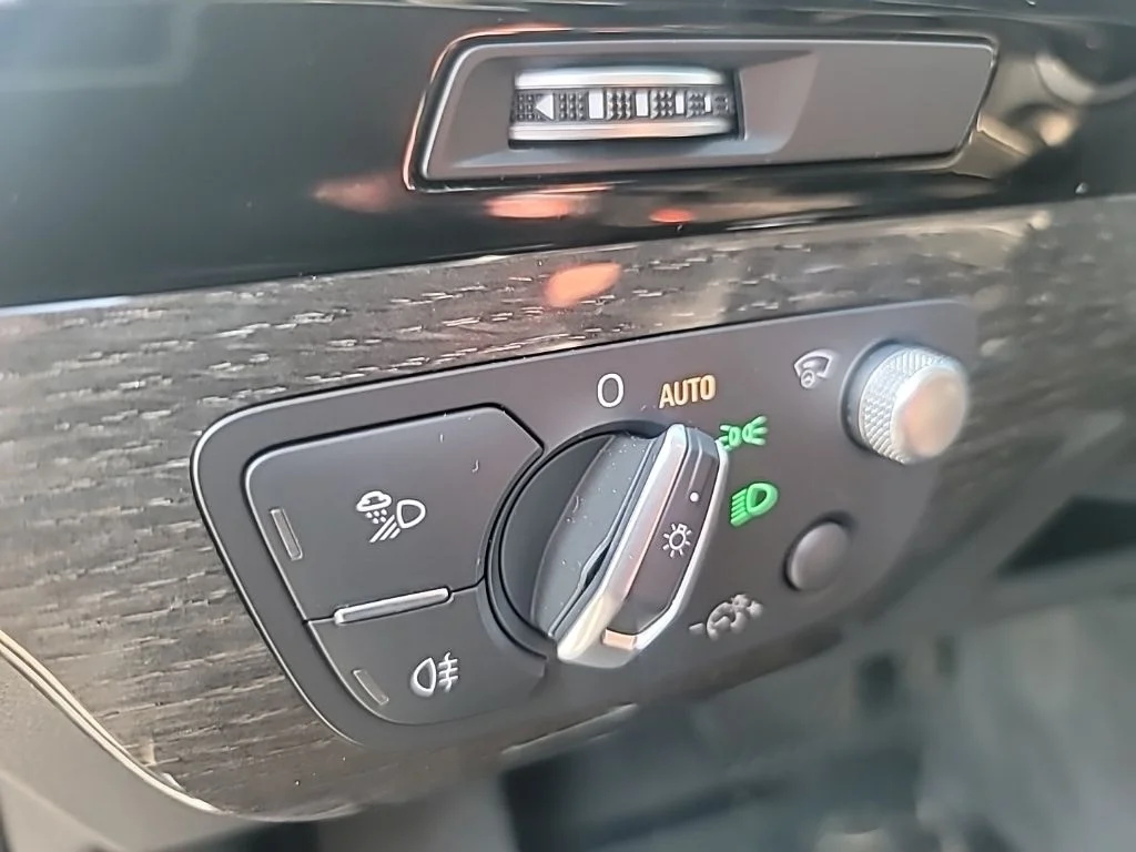 Used 2019 Black Audi 55 Prestige image 17