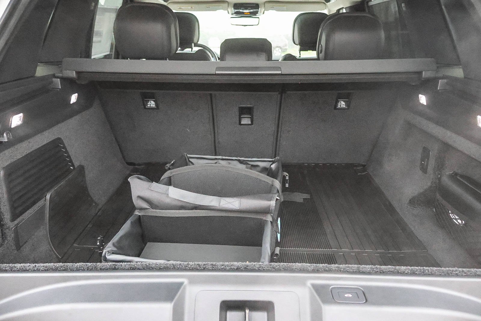 2025 Land Rover Range Rover SE - Photo 35