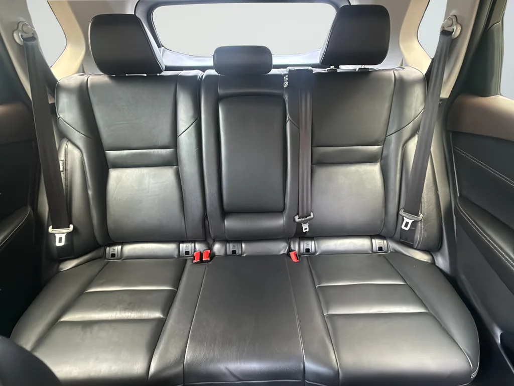 Used 2023 Blue Nissan SL image 21