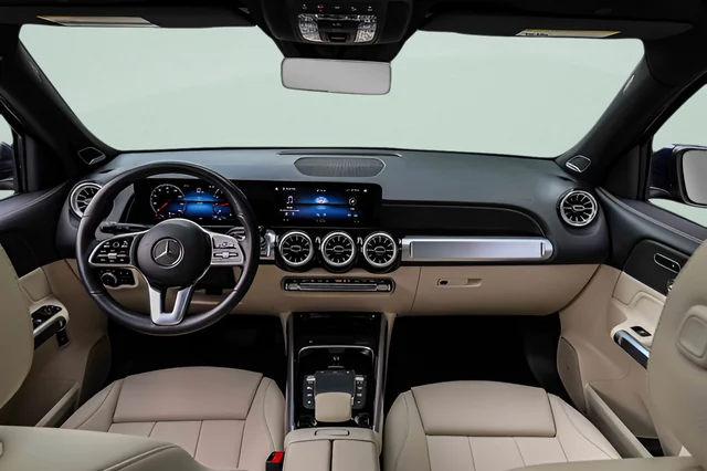 Used 2023 Blue Mercedes-Benz GLB 250 image 20