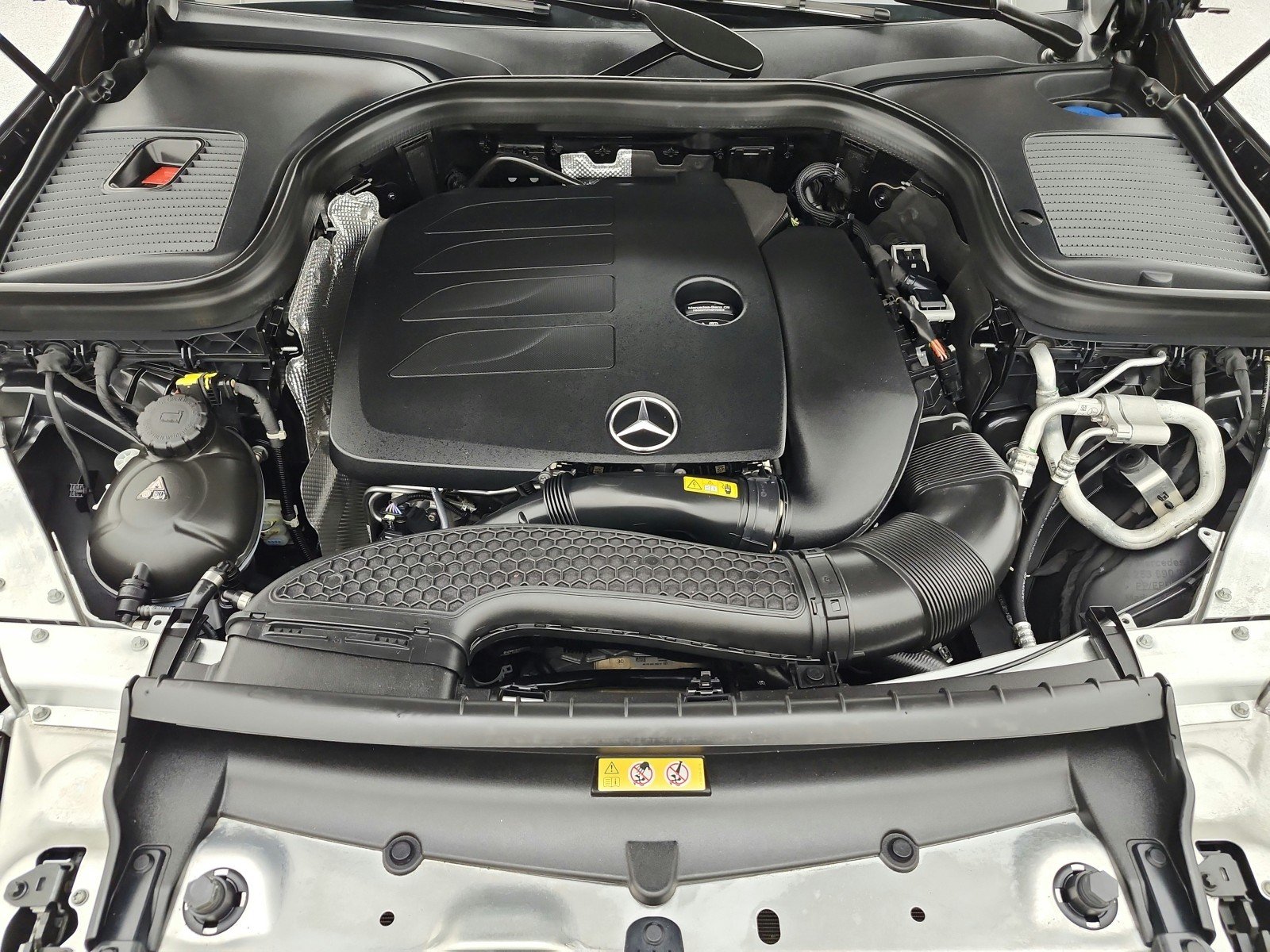 Used 2022 Graphite Grey Metallic Mercedes-Benz GLC 300 SUV image 15